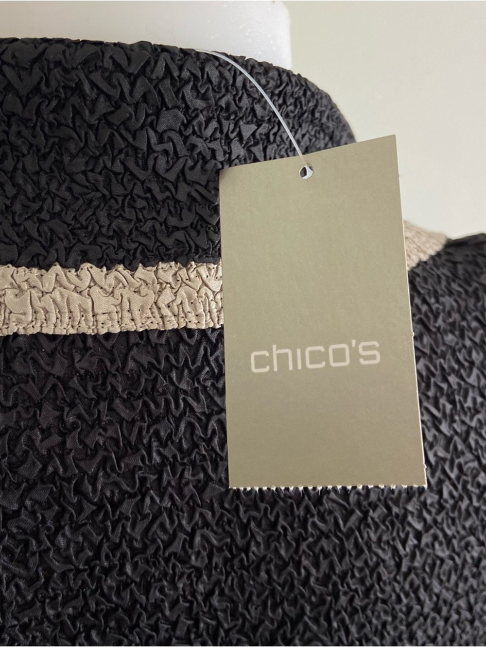 NWT Chico's Travelers Crushed Black Crinkle  Blazer with Cream Trim 2 12 - Picture 8 of 8